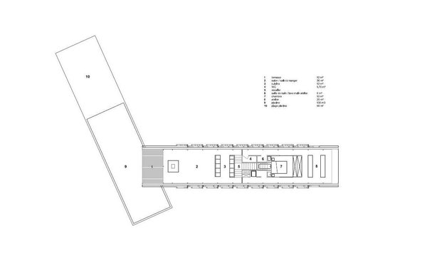 Aménagement intérieur de la cabane qui offre une relation privilégiée avec l’extérieur. Plan du 1er étage.