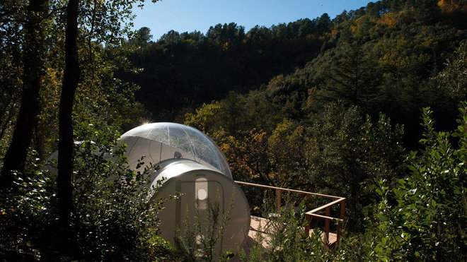 En réservant une nuit au Mas des Bulles, vous dormirez presqu'à la belle étoile.