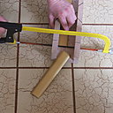 Etape 2 : Découper la barre de seuil à la cote entre les deux feuillures les plus profondes.