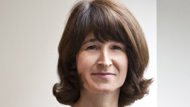 Architecte d’intérieur et designer, Anne-Catherine Pierrey est spécialiste dans la réalisation de projets hôteliers et immobiliers. Après 7 années aux côtés de l’architecte Sybille de Margerie, elle se voit confier son premier projet en 1998 : le Sofitel la Cloche de Dijon, un des plus beaux hôtels de la capitale bourguignonne. Anne-Catherine Pierrey travaille aujourd’hui avec de grands promoteurs tels que Cogedim, Eiffage, Bouygues, Vinci…