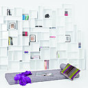 Cubit a mis au point un système d’assemblage astucieux : reliez vos modules par le haut, le bas, la gauche, ou la droite, pour créer une étagère 100 % personnalisée, et parfaitement intégrée à votre pièce.