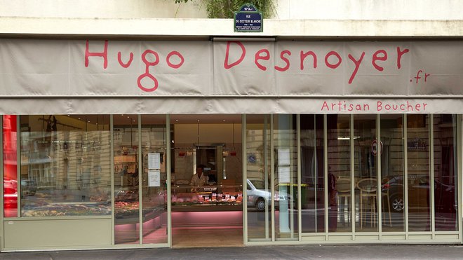 Joindre l’utile à l’agréable…après quelques emplettes, dégustez un bon morceau de viande, préparé par le boucher lui-même !