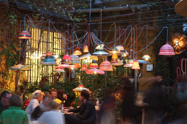 Lumières tamisées et ambiance assurée des lumlnaires de PetLamp.