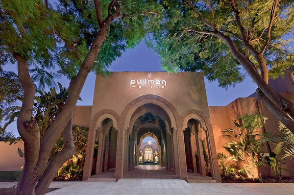 Au pied des montagnes de l’Atlas, près de la célèbre mosquée de la Koutoubia, découvrez le nouvel hôtel Pullman Marrakech Resort & Spa, entièrement rénové, pour vous offrir tout le confort d’un hôtel cinq étoiles, sous le soleil.