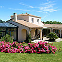 L’aluminium thermoformable offre de nombreuses possibilités de formes et de coloris. Les teintes les plus fréquemment demandées sont le beige, le blanc, et les tons aluminium, argent et gris anthracite.