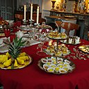 Après une agréable nuit dans une chambre digne d’un couple royal, les châtelains vous propose un brunch gourmand dans la salle à manger familiale, qui vous donnera l’occasion de découvrir des produits régionaux, mais aussi faits maison !