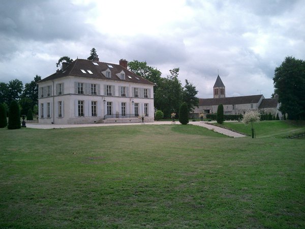 Le château de Pommeuse a été construit par Michel Huerne, sous l’impulsion de Charles X, le dernier roi de France. Il se trouve au beau milieu du futur parc naturel régional de la Brie et des deux Morins, projet engagé en 2007.