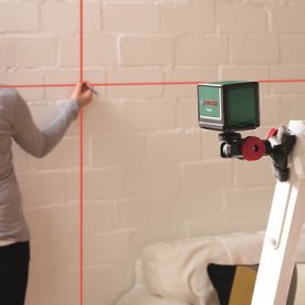 Etape 2 Utilisez le laser ligne pour  déterminer l'emplacement des percements.