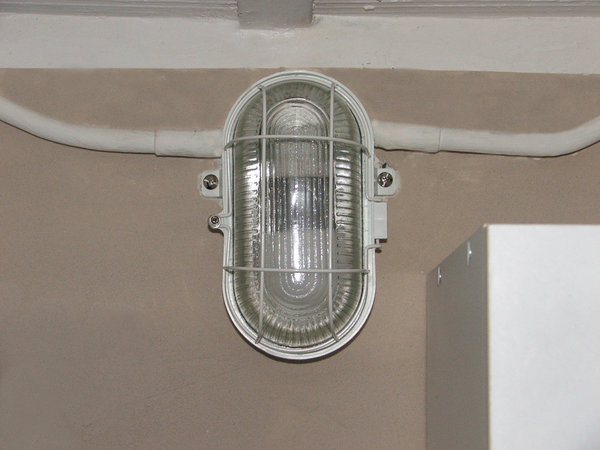 Après: que la lumière soit, grâce à la nouvelle applique.