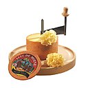 La Tête de Moine est un petit fromage au lait de vache cru et entier, fabriqué pour la première fois il y a plus de huit siècles, par les moines de l’Abbaye de Bellelay, dans le Jura bernois. Ce fromage se consomme sous la forme de rosettes obtenues grâce à une girolle.