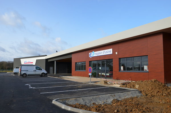 Le magasin d'usine pratique des tarifs très attractifs tout au long de l'année.