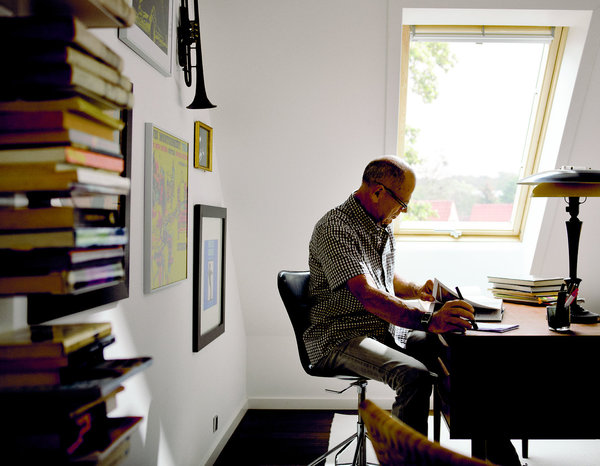C’est bien connu, travailler sous une lumière naturelle est reposant pour la vue, et stimulant pour l’esprit. Les Velux s’insèrent dans toutes les pièces de la maison, même dans le bureau !