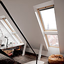 Les fenêtres de toit assurent un renouvellement de l’air et de sa qualité, un paramètre aussi important que l’isolation.