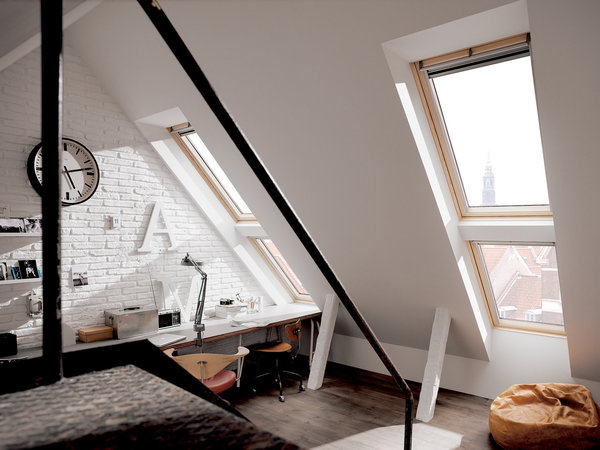 Les fenêtres de toit assurent un renouvellement de l’air et de sa qualité, un paramètre aussi important que l’isolation.