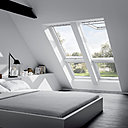 Avec les doubles fenêtres Velux, non seulement votre pièce s’emplit de lumière avec le soleil, mais en plus, vous obtenez une vue parfaitement dégagée sur tout votre jardin.