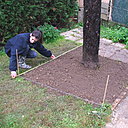 Etape 5 : MESURER : Mesurez avec précision la surface pour déterminer la quantité exacte de graines à semer.