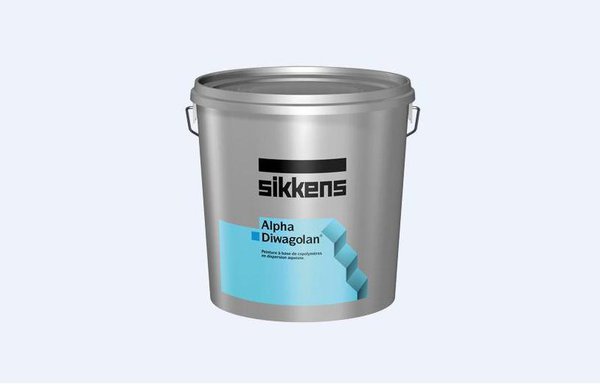 L'Alpha Diwagolan de chez Sikkens est une peinture mate à base de copolymères en dispersion spécialement conçue pour une application sur façades.
