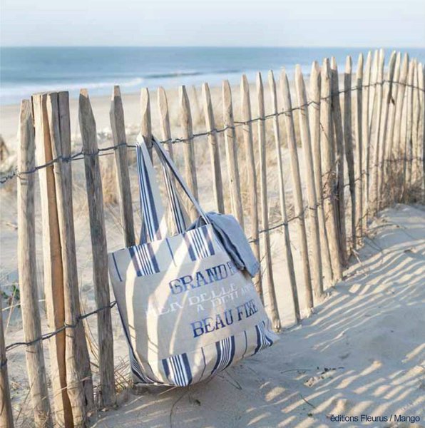 Sac de plage et sable fin.