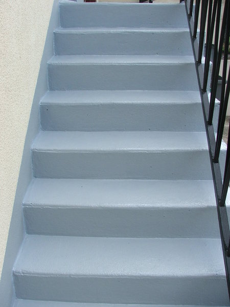 Après avoir suivi les 14 étapes de ce pas à pas, votre escalier sera parfaitement repeint.