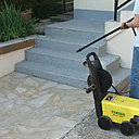 Etape 1 : Passer le Karcher, afin de nettoyer l’ensemble de l’escalier et aussi d’enlever toutes les parties non adhérentes. La pression du Karcher sera comprise entre 80 et 100 bars.