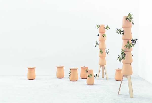 En 2008, lors de l’exposition Nature individuelle, les visiteurs ont pu découvrir Rocaille, des petits pots en contreplaqué de bouleau et en terre cuite, à disposer individuellement ou à empiler, pour que vos plantes prennent de la hauteur.