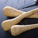 Cet hiver, la tendance rétro s’invite jusque dans vos assiettes! Redécouvrez le panais, ce légume d’antan.