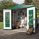 Parce qu’un bon ouvrier est équipé de bons outils, les grandes enseignes de bricolage, à l’instar de Leroy-Merlin, offrent de quoi bêcher, biner, tailler, planter, tondre… et ranger.