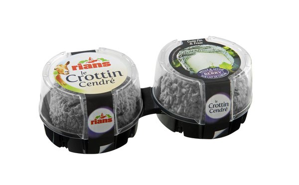 Moulé et affiné dans le village de Rians, en pays berrichon, le chèvre cendré se déguste à l'apéritif ou avec une salade verte.