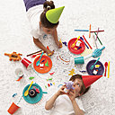 Pour un Birthday ludique, la feuille se fait tapis de jeu à colorier.