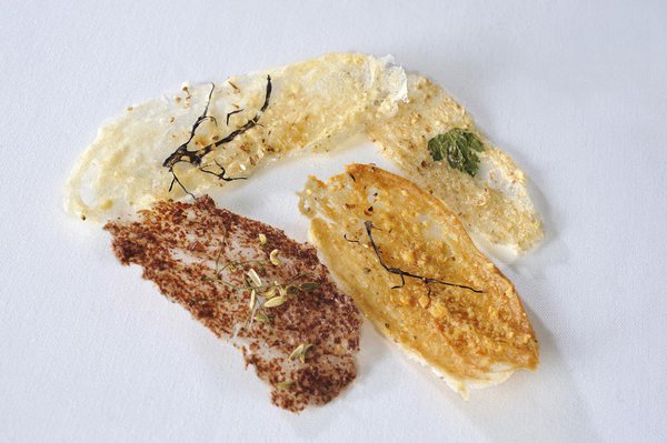 Elégantes et originales, les chips de riz complets de Camargue déclinées dans les trois couleurs.