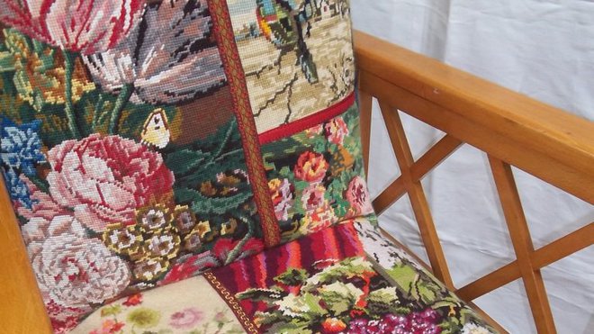 Fauteuil en patchwork de canevas. (vendu)