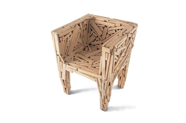Désormais célèbre, le fauteuil Favela, dessiné en 2003 par Fernando et Humberto Campana.