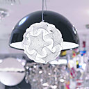 La suspension Quin chez Grossman Mgx a été choisie parmi les 100 meilleurs designs de l’année 2008 par le Time Magazine, et c’est donc tout naturellement qu’elle trouve sa place dans la boutique Astéri. Au dessus d’une table, en solo ou en grappe, cette suspension formée avec des étoiles en acier saura vous étonner.