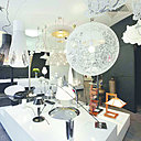 Traditionnelles, discrètes, fantasques, originales ou grandiose, toutes sortes de luminaires ont été sélectionnées pour satisfaire tous les clients.