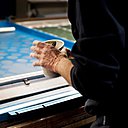 Dépose de la couleur dans le cadre.