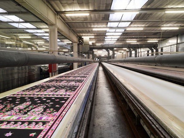 L'immense table d'impression.