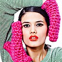 Les mitaines couleur fuschia.