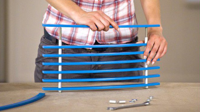 Etape 8- Montage des découpes sut tige filetée.