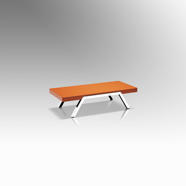En 2011, Eric Gizard débute sa collaboration avec la marque de mobilier haut de gamme Steiner, pour qui il crée la collection Tension, une table basse sobre et épurée, conçue comme un pont et disponible dans différentes coloris.