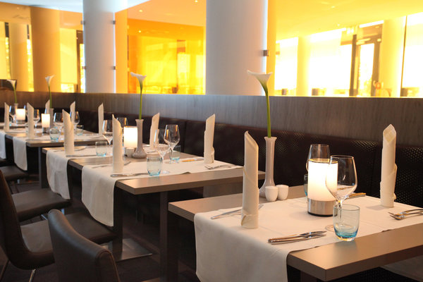 Eric Gizard souhaite créer des lieux faciles à vivre, à la fois simples et sophistiqués. On retrouve ces caractéristiques dans la décoration très élégante du Novotel de Munich.