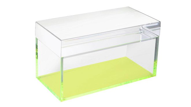 Boîte Treasure Neon, design Alexandra Von Fürstenberg, en acrylique, L20,32 x P10 x H11,5 cm, 315 €, au Conran Shop. Boîte Treasure Neon, design Alexandra Von Fürstenberg, en acrylique, L20,32 x P10 x H11,5 cm, 315 €, au Conran Shop.