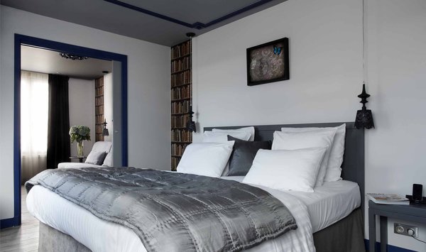 L’hôtel comprend 53 chambres, 6 triples et 7 quadruples. Hôtel Mademoiselle.