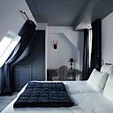 Les chambres sont réparties sur 6 étages, jusque sous les toits. Hôtel Mademoiselle.