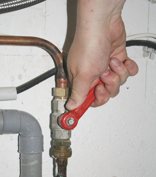 Etape 8 : Ouvrir l’alimentation d’eau de la chaudière.