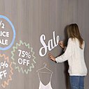 Il est possible d’y fixer des aimants et d’y écrire, soit avec des feutres effaçables, soit à la craie. Il est possible d’y fixer des aimants et d’y écrire, soit avec des feutres effaçables, soit à la craie.