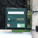 Détail boîte aux lettres après la pose du brise-vue.