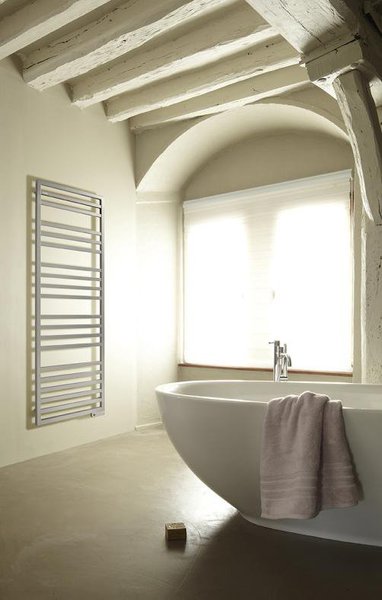 Kadrane Spa, un nouveau sèche-serviettes aux lignes pures, planes, minimalistes. Pour les salles de bains … ET les cuisines !