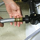 Etape 8 : … puis côté distribution d’eau adoucie.