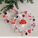 Couronnes de perles et tutti frutti, un doux mélange de couleur et d'argent page 41.