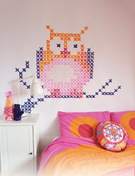 Hibou peint au point de croix du bout d'un pinceau page 108.